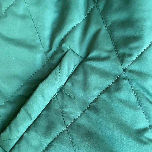 REVOLVE Trish Puffer Vest Women’s Medium Green - Picture 9 of 10